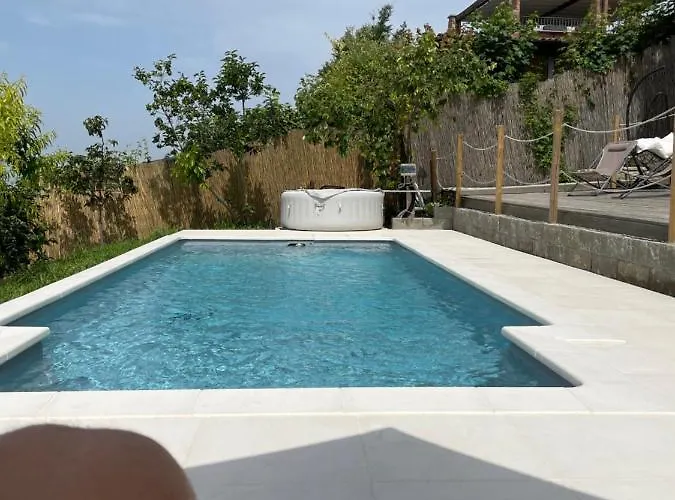 La Ca Veja Farma Monforte dʼAlba